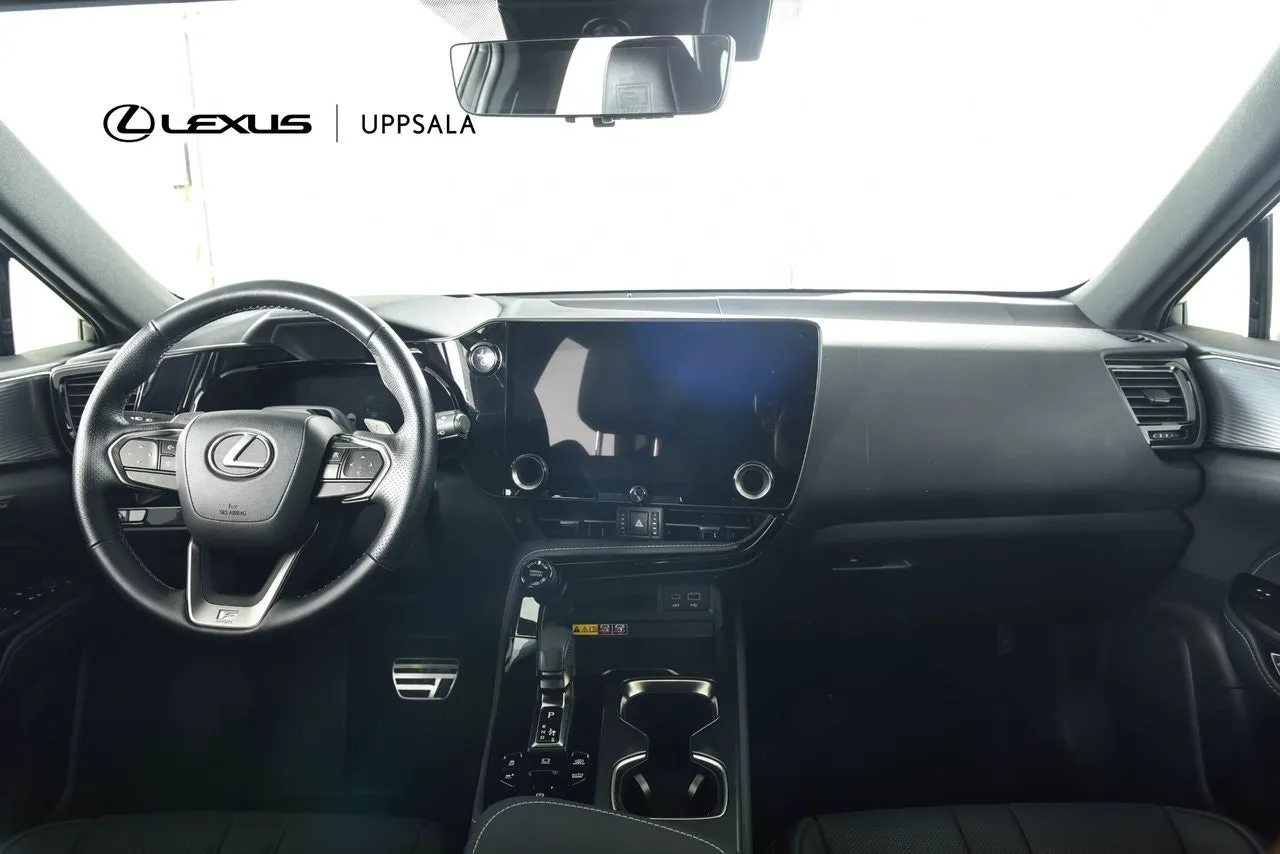 Lexus NX bild 8