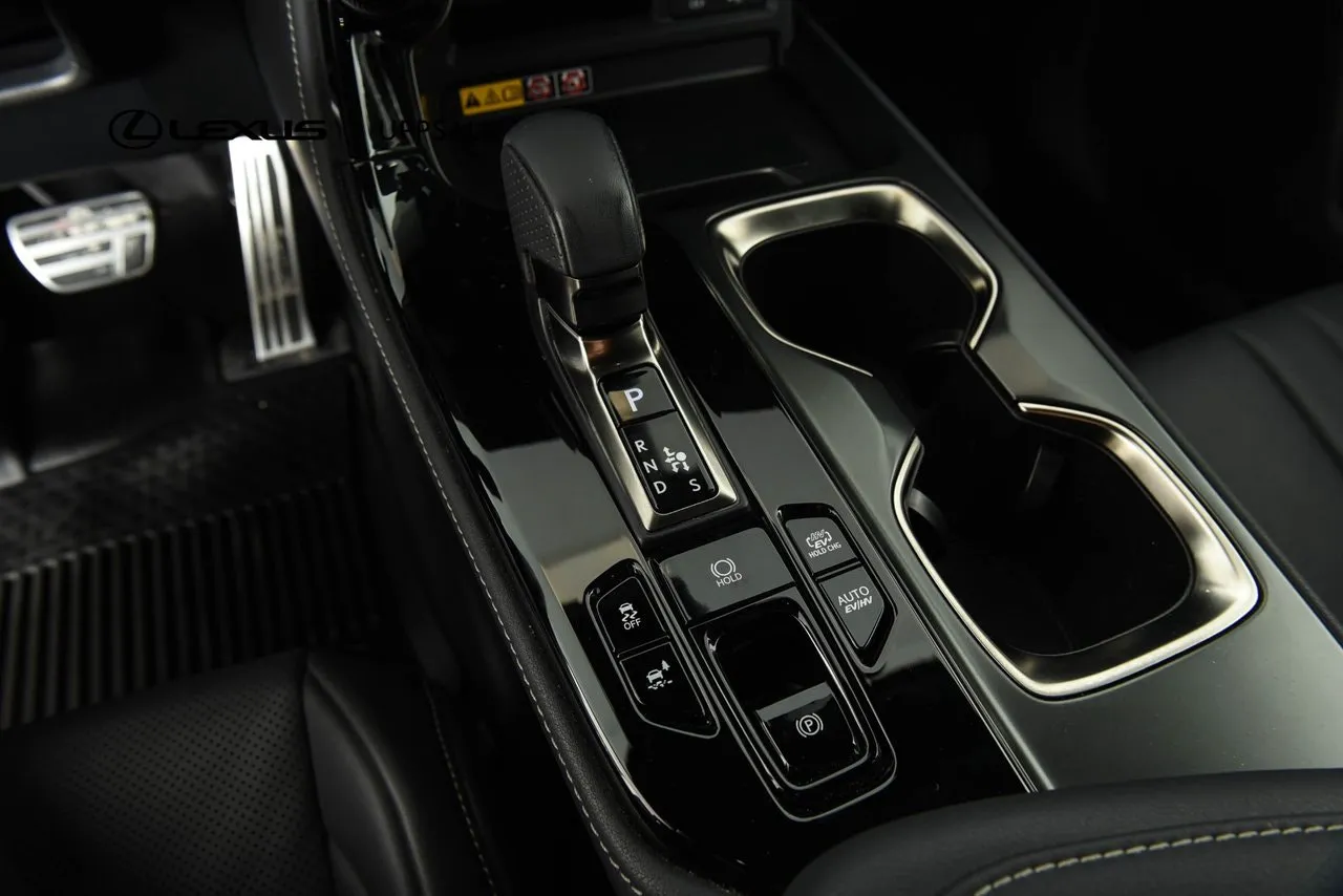 Lexus NX bild 13