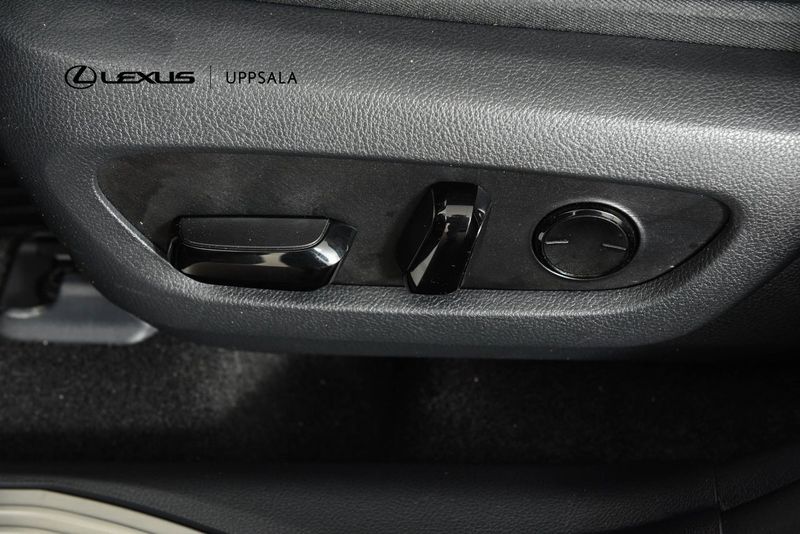Lexus NX bild 12