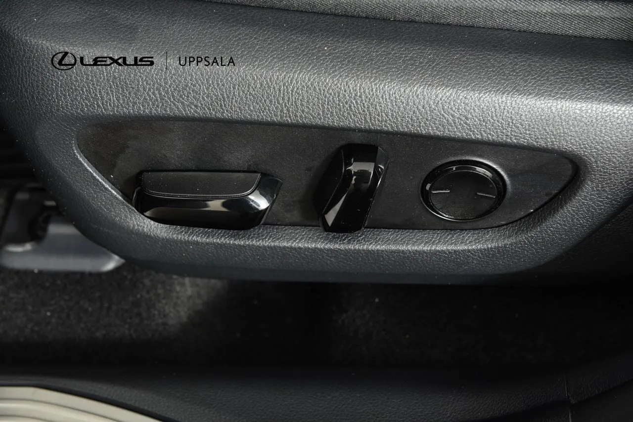 Lexus NX bild 12