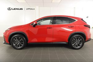 Lexus NX bild 2