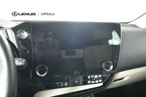 Lexus NX bild 11
