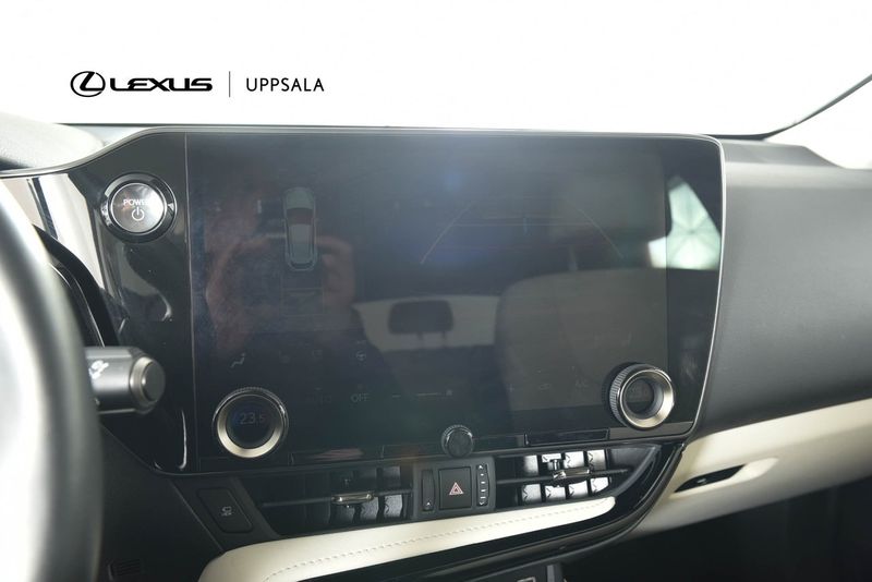 Lexus NX bild 11