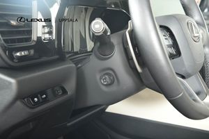 Lexus NX bild 16