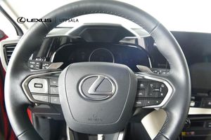 Lexus NX bild 10