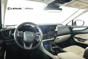 Lexus NX bild 6