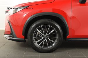 Lexus NX bild 17