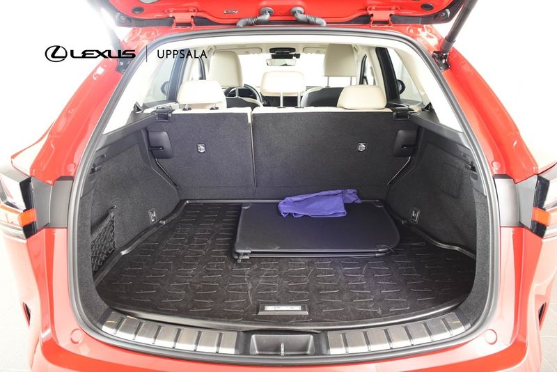 Lexus NX bild 9