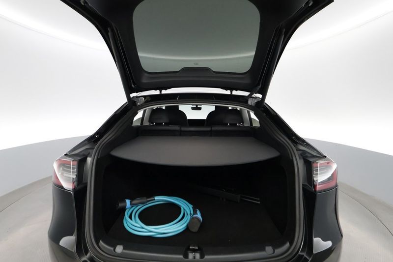 Tesla Model Y bild 25