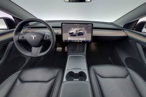 Tesla Model Y bild 13