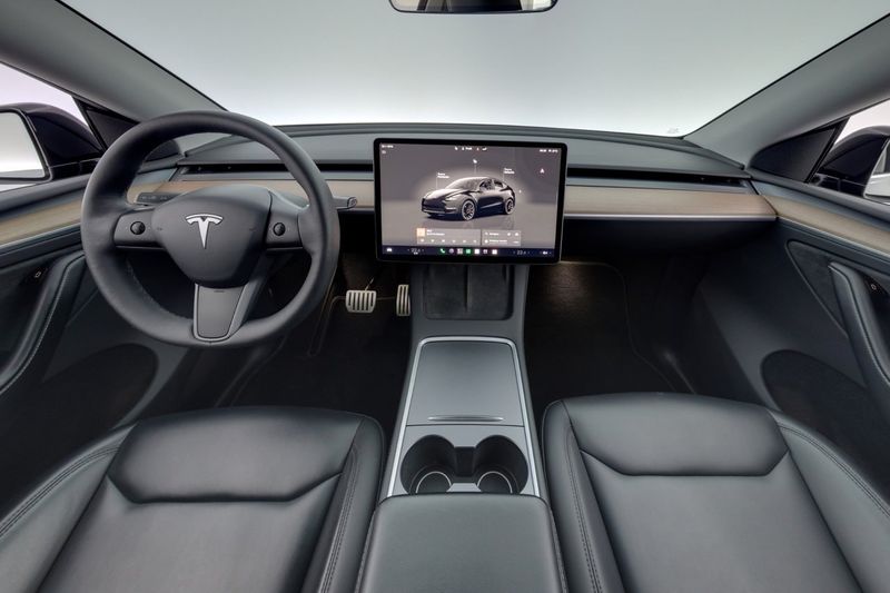 Tesla Model Y bild 13