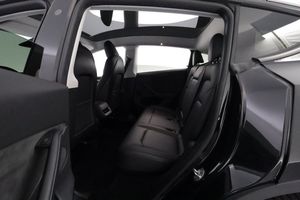 Tesla Model Y bild 12