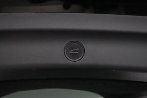 Tesla Model Y bild 26