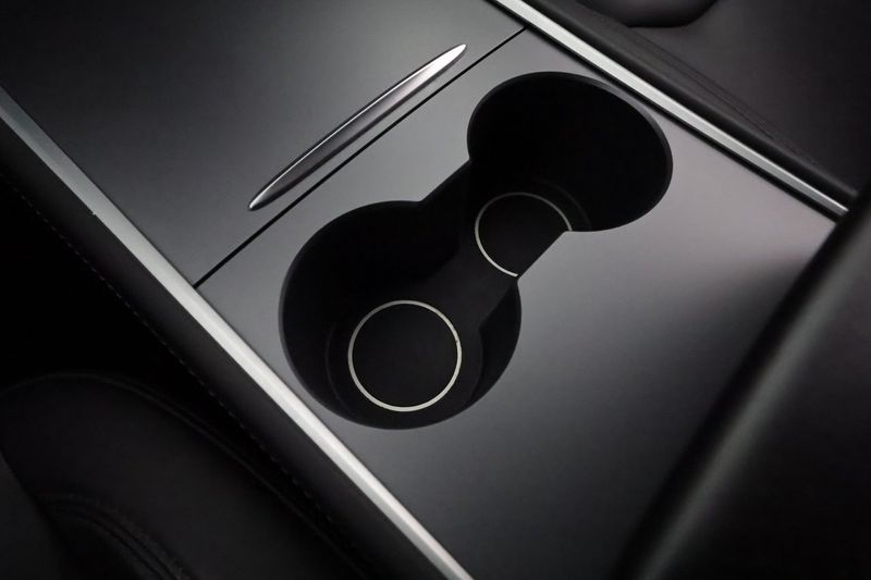 Tesla Model Y bild 23