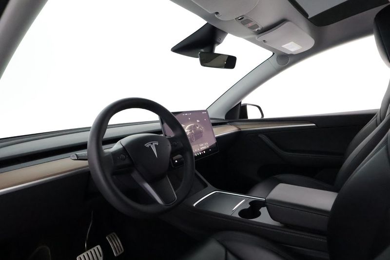 Tesla Model Y bild 11