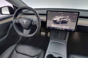 Tesla Model Y bild 15