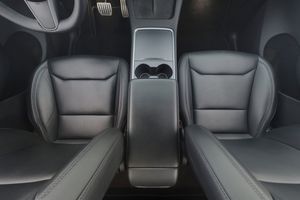 Tesla Model Y bild 14
