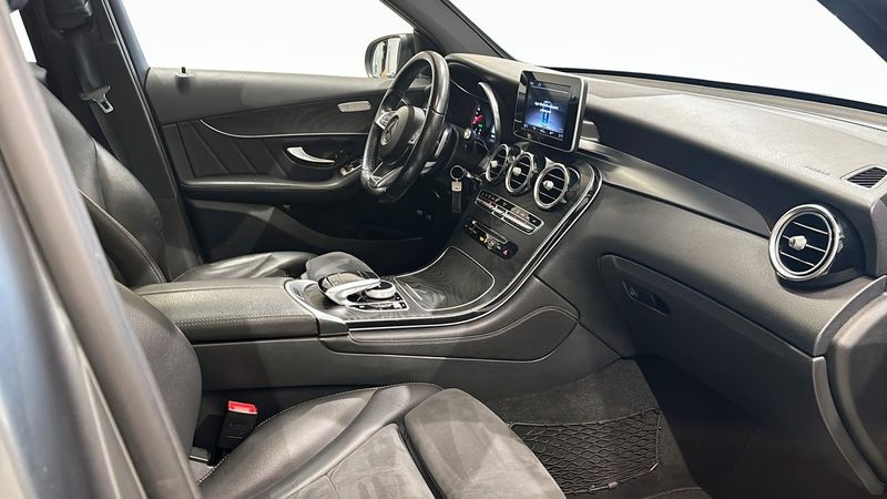 Mercedes GLC250 bild 7