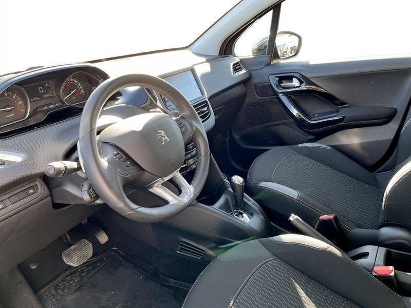 Peugeot 208 bild 4