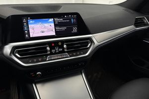 BMW 330 bild 14