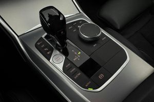 BMW 330 bild 15