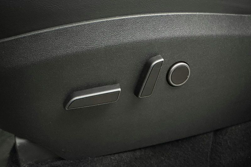 Tesla Model Y bild 22