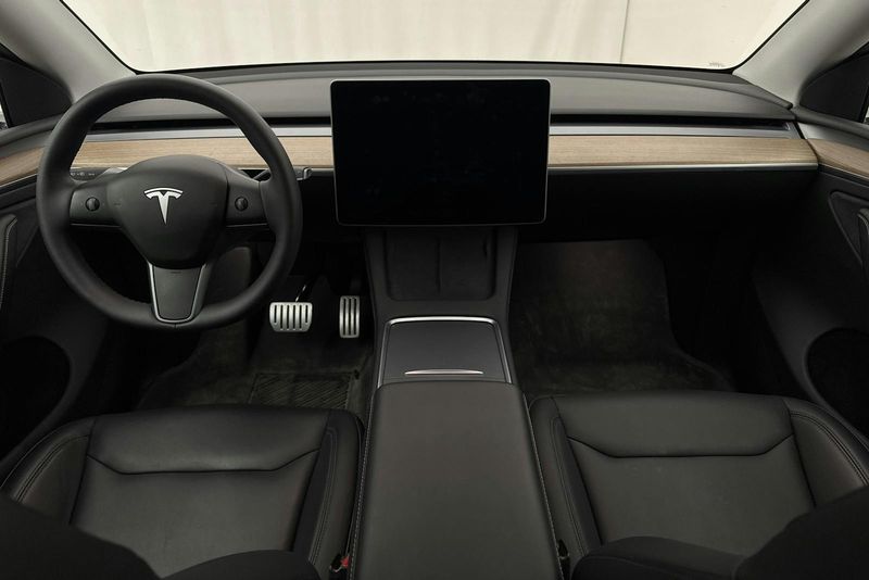 Tesla Model Y bild 6