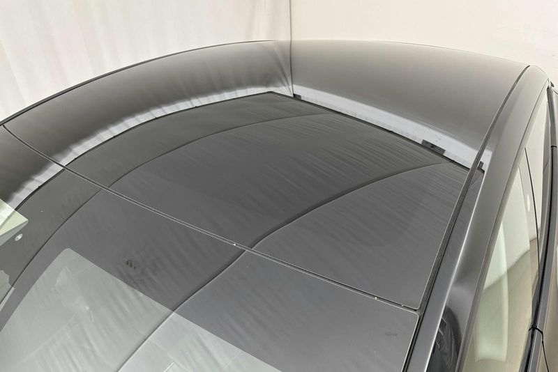 Tesla Model Y bild 25