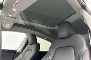 Tesla Model Y bild 19