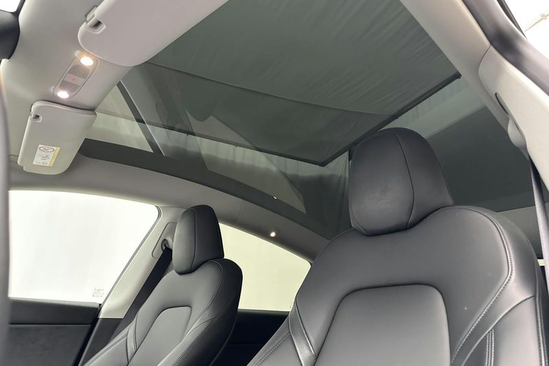 Tesla Model Y bild 19