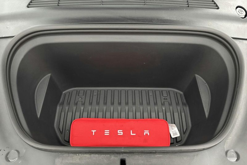 Tesla Model Y bild 20