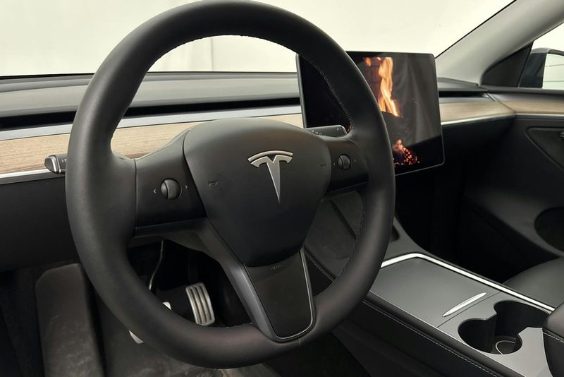 Tesla Model Y bild 21