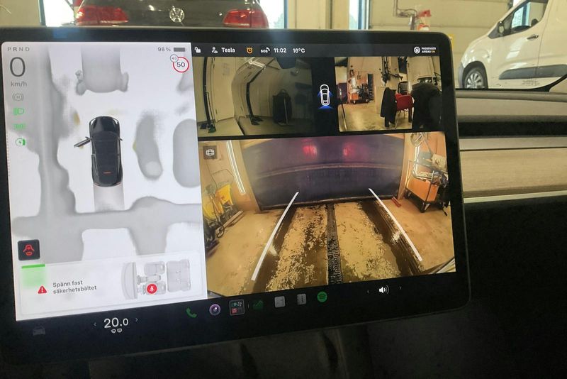 Tesla Model Y bild 12