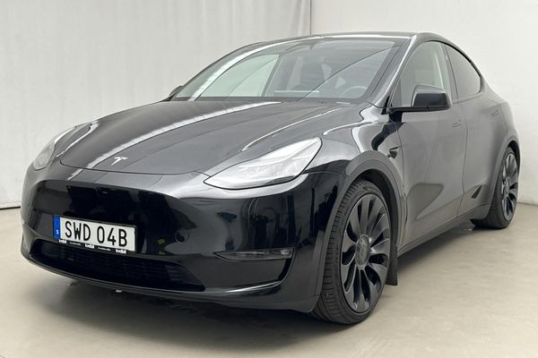 Tesla Model Y Performance Dual Motor AWD - 2025