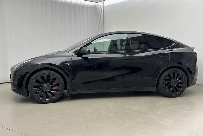 Tesla Model Y bild 2
