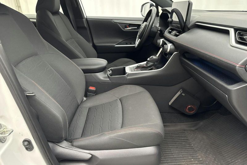 Toyota RAV4 bild 7