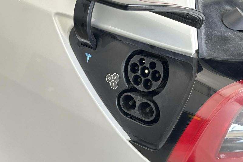 Tesla Model Y bild 16