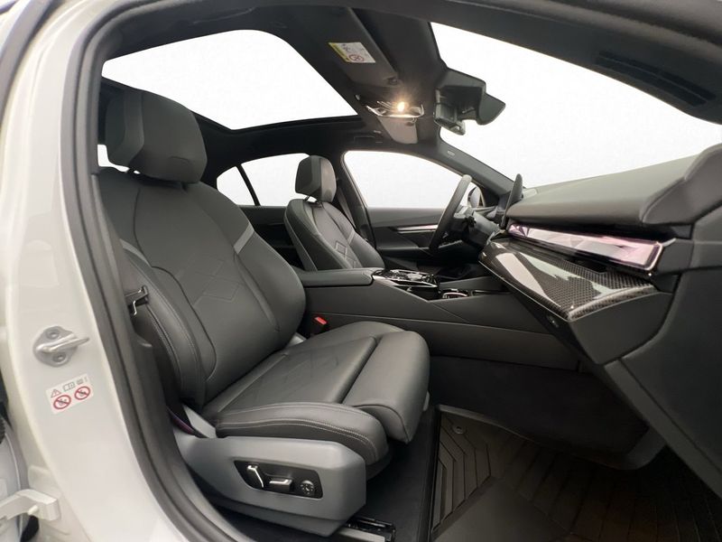 BMW i5 bild 16