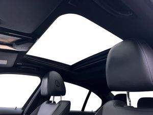BMW 330 bild 12
