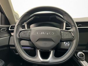 Lynk & Co 01 bild 17