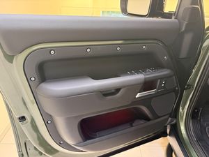 Land Rover Defender bild 12
