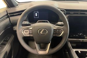 Lexus LBX bild 9