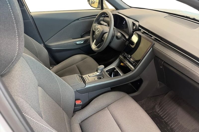 Lexus LBX bild 6