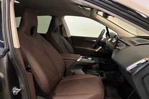 BMW iX bild 18