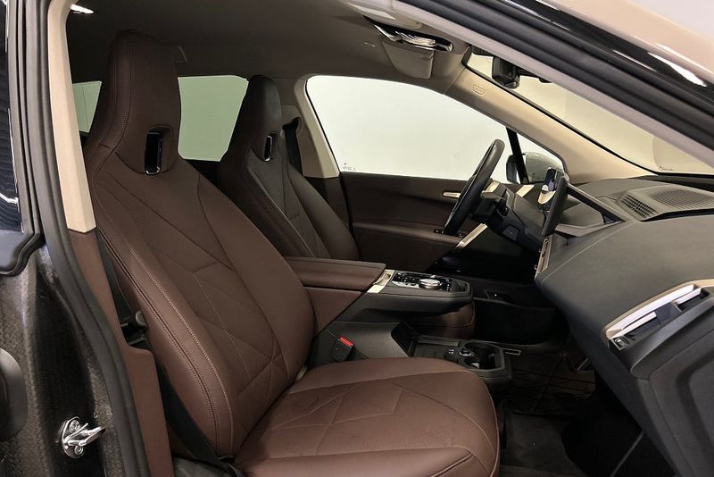 BMW iX bild 18