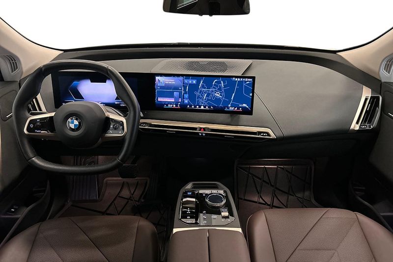 BMW iX bild 15