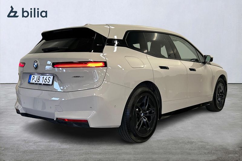 BMW iX bild 7