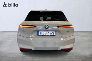 BMW iX bild 6