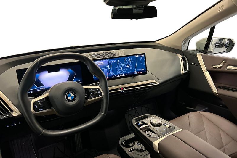 BMW iX bild 10