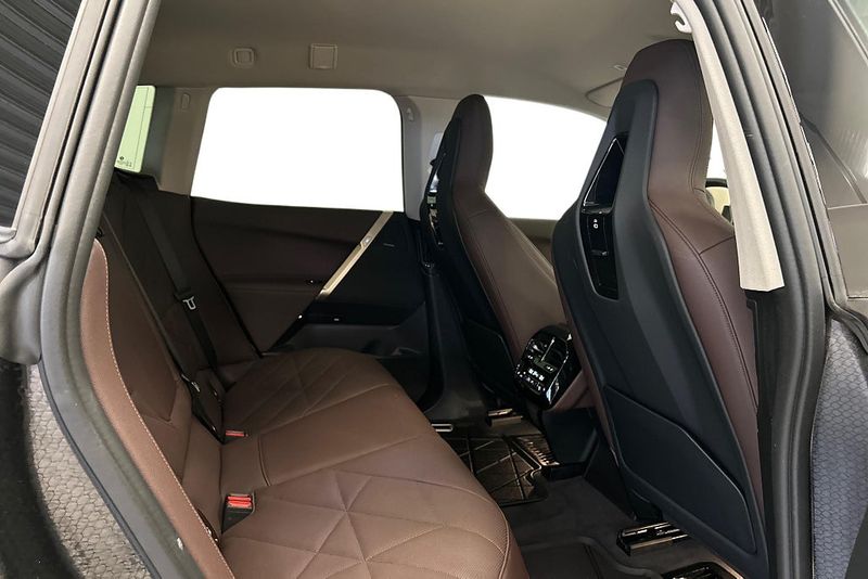 BMW iX bild 21
